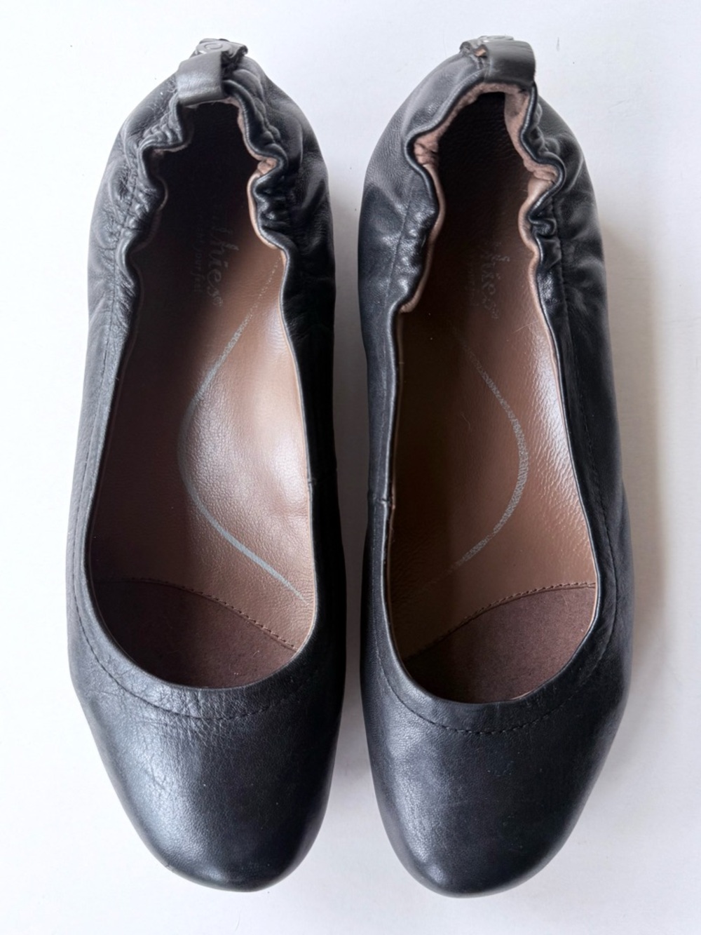 Earthies Tolo Ballet Flat in Black Leather Size 8
